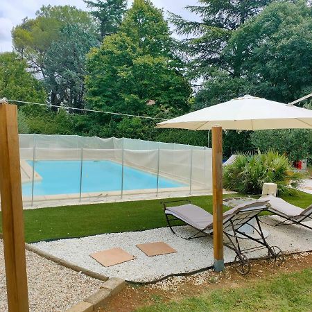 Au Mazet Du Parc Bed & Breakfast Ledenon Bagian luar foto