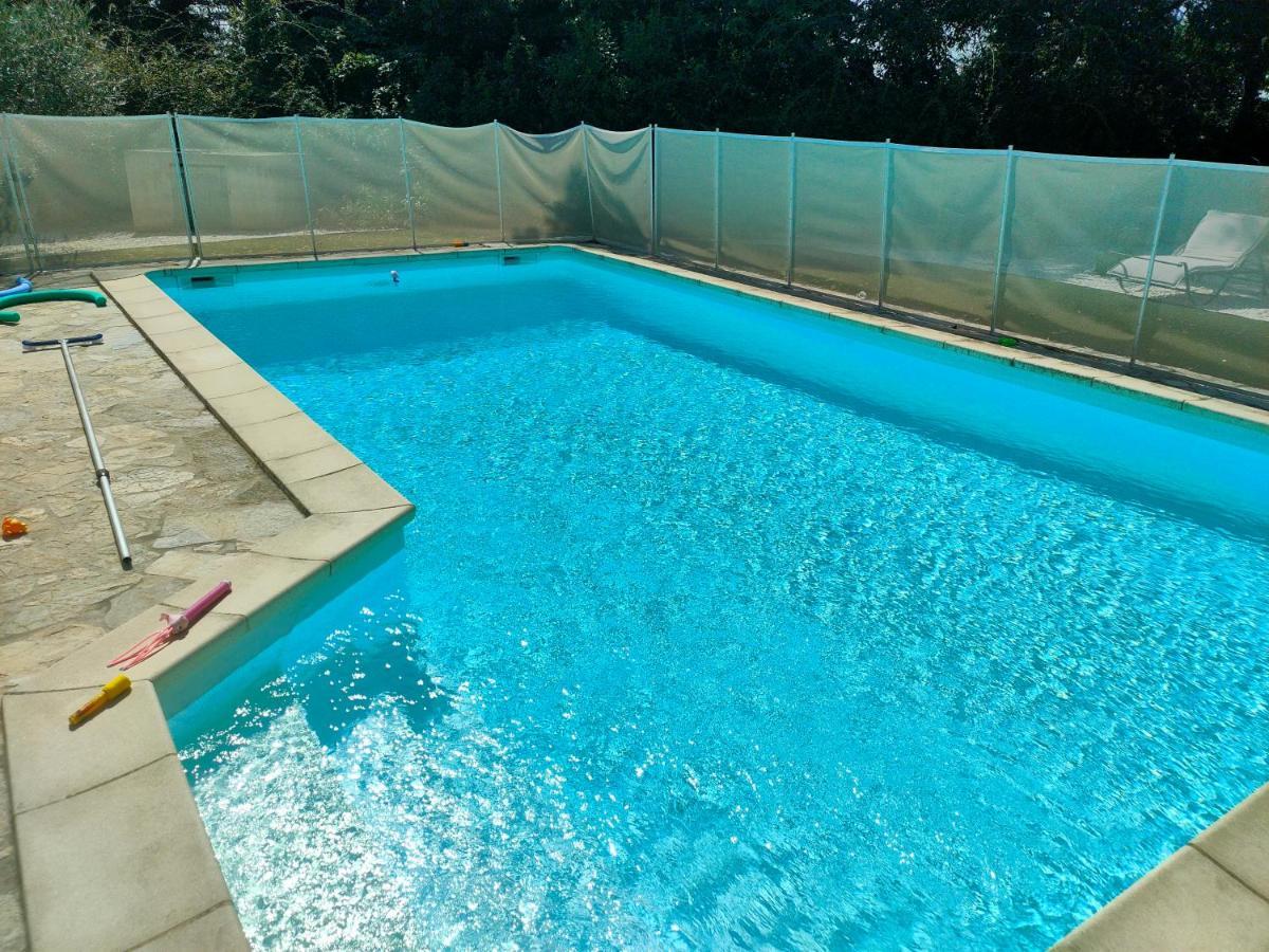 Au Mazet Du Parc Bed & Breakfast Ledenon Bagian luar foto