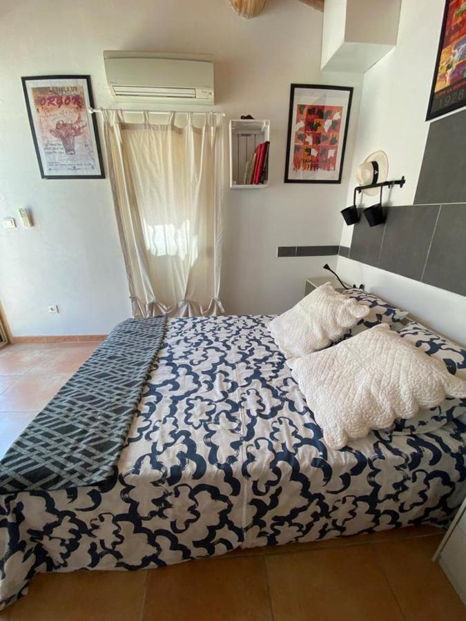 Au Mazet Du Parc Bed & Breakfast Ledenon Bagian luar foto