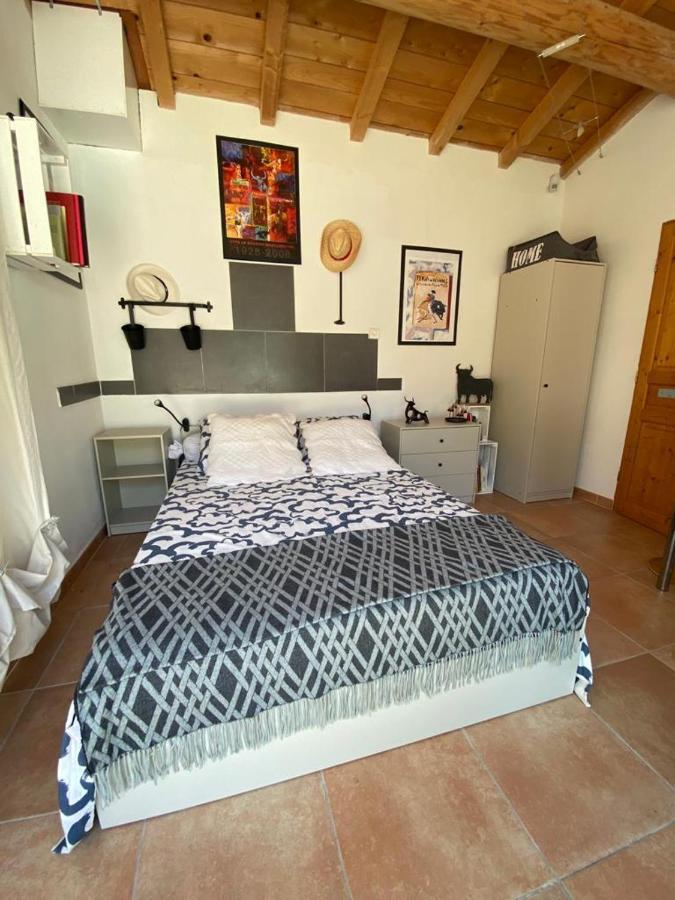 Au Mazet Du Parc Bed & Breakfast Ledenon Bagian luar foto