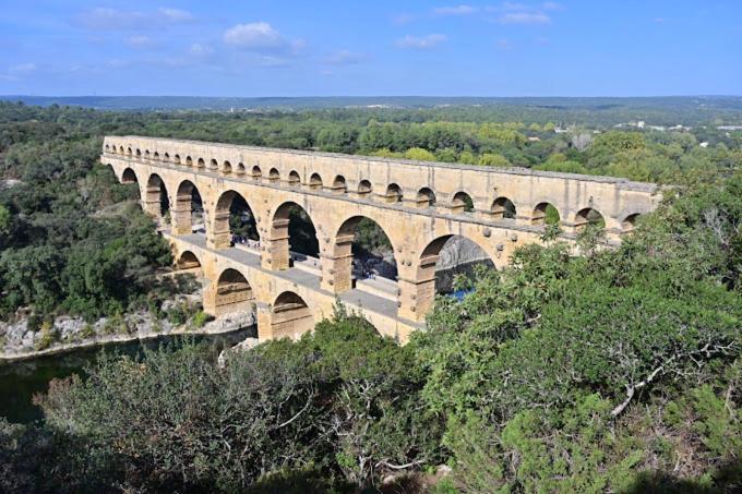 Au Mazet Du Parc Bed & Breakfast Ledenon Bagian luar foto